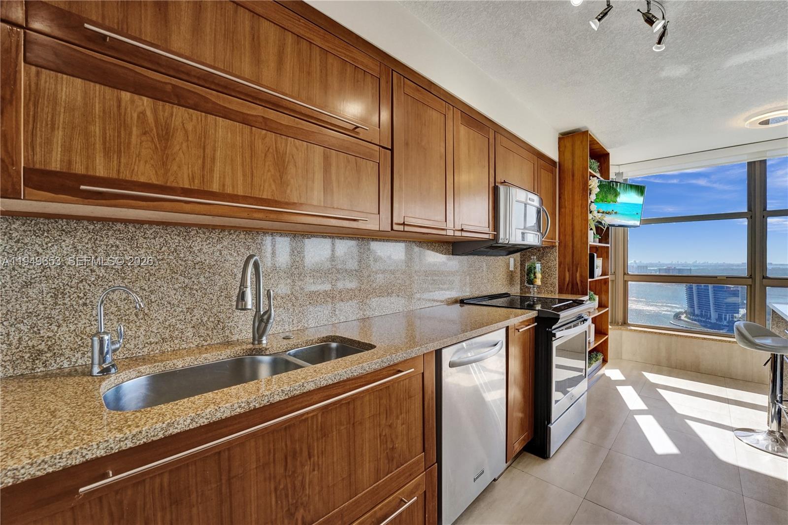 3500 Mystic Pointe Dr #3601, Aventura FL 33180