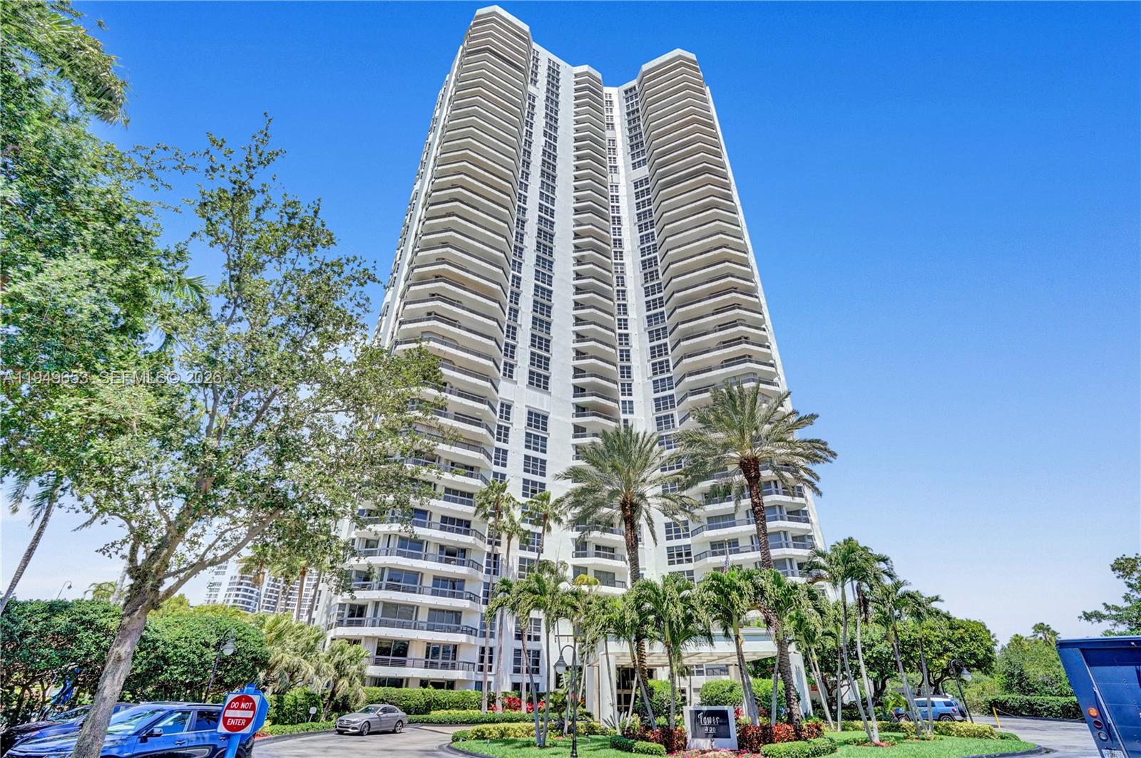 3500 Mystic Pointe Dr #3601, Aventura FL 33180