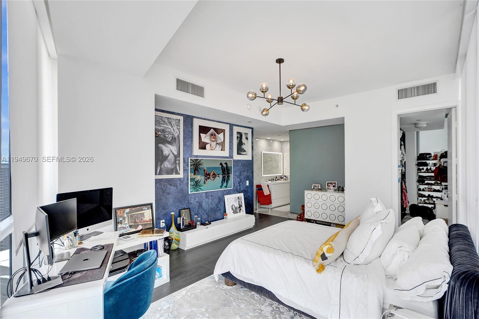 1100 Biscayne Blvd #3708, Miami FL 33132