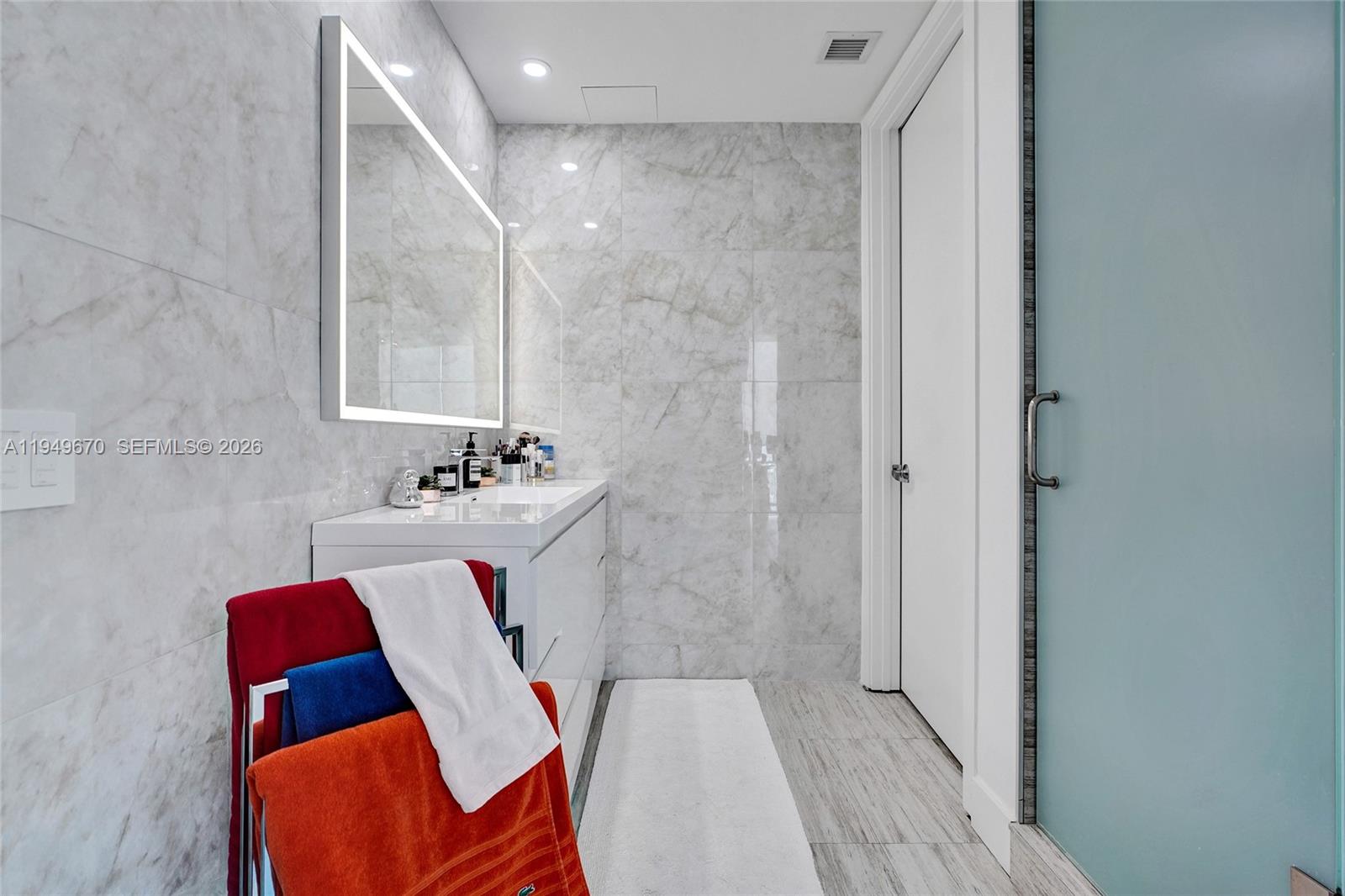 1100 Biscayne Blvd #3708, Miami FL 33132