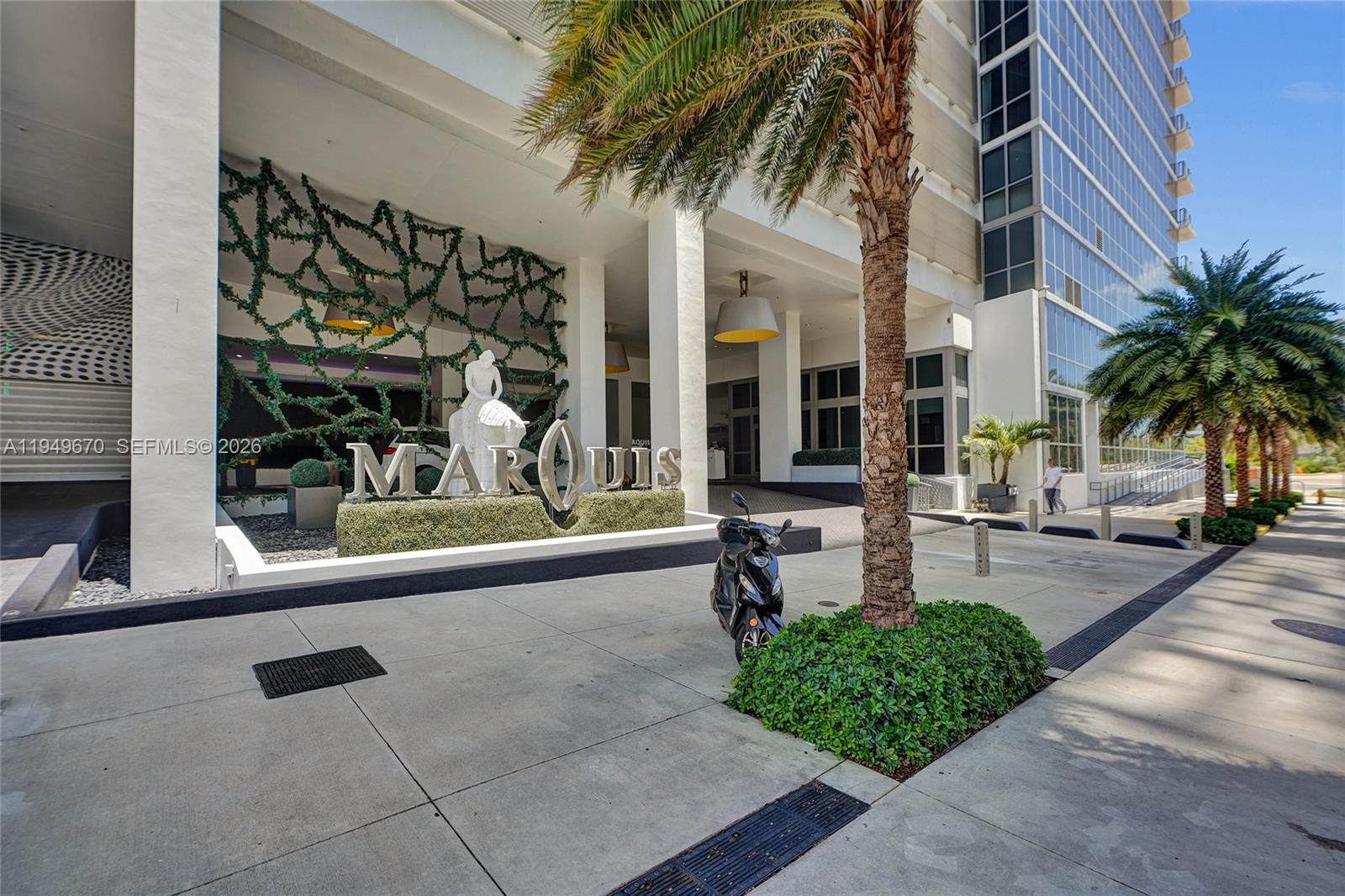 1100 Biscayne Blvd #3708, Miami FL 33132