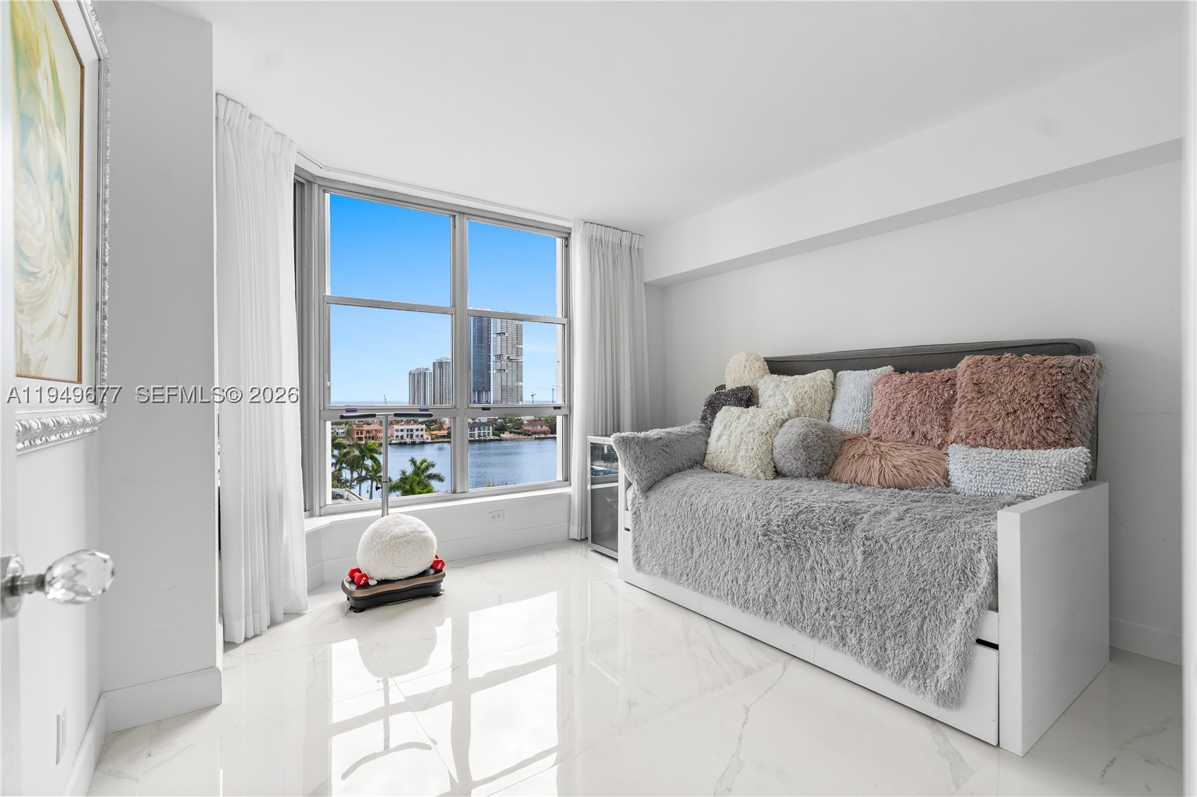 3600 Mystic Pointe Dr #1017, Aventura FL 33180