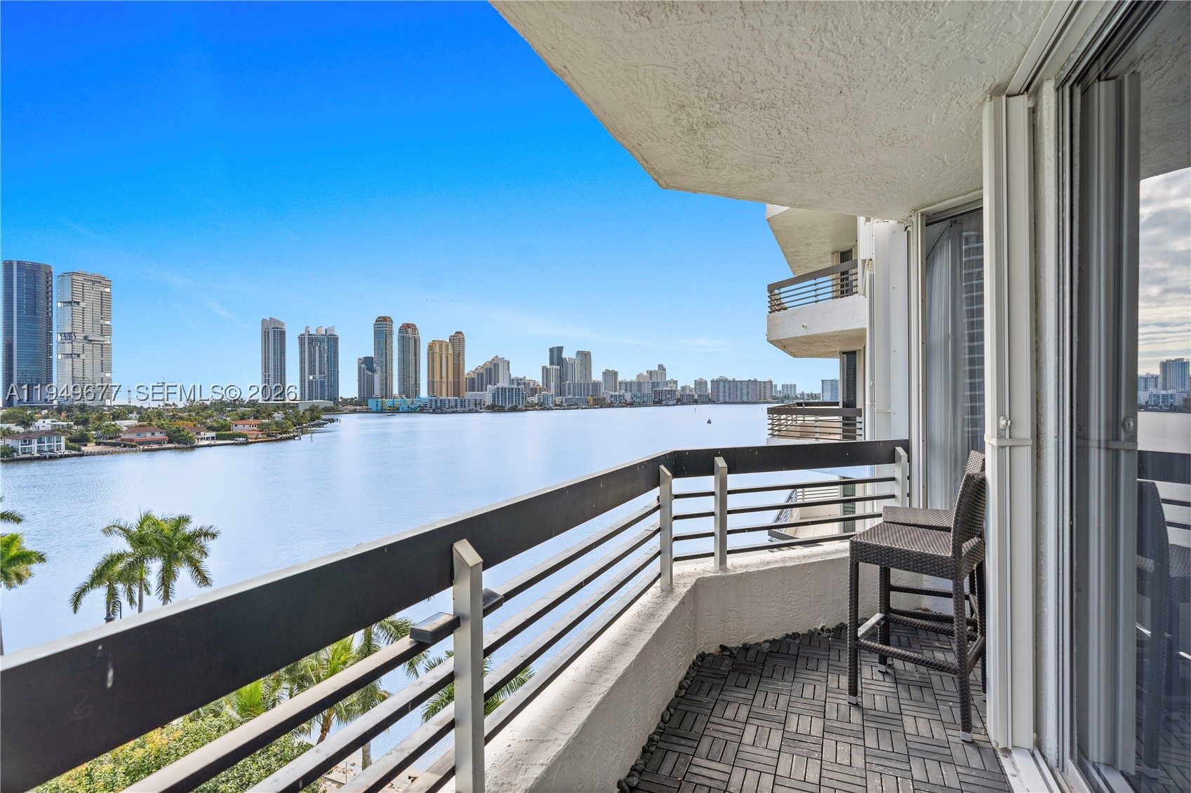3600 Mystic Pointe Dr #1017, Aventura FL 33180