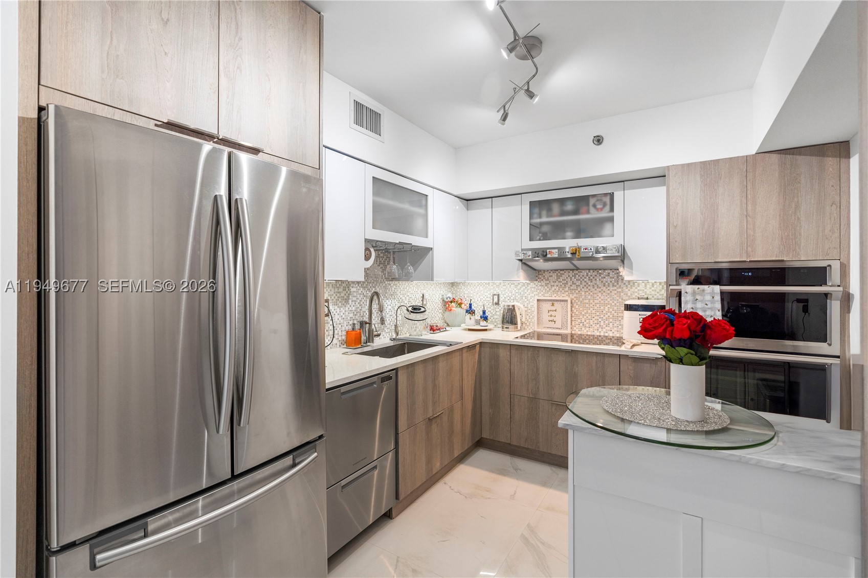 3600 Mystic Pointe Dr #1017, Aventura FL 33180