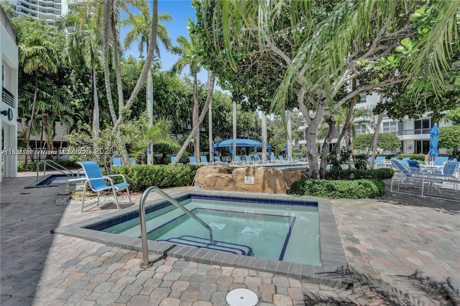 3600 Mystic Pointe Dr #1017, Aventura FL 33180