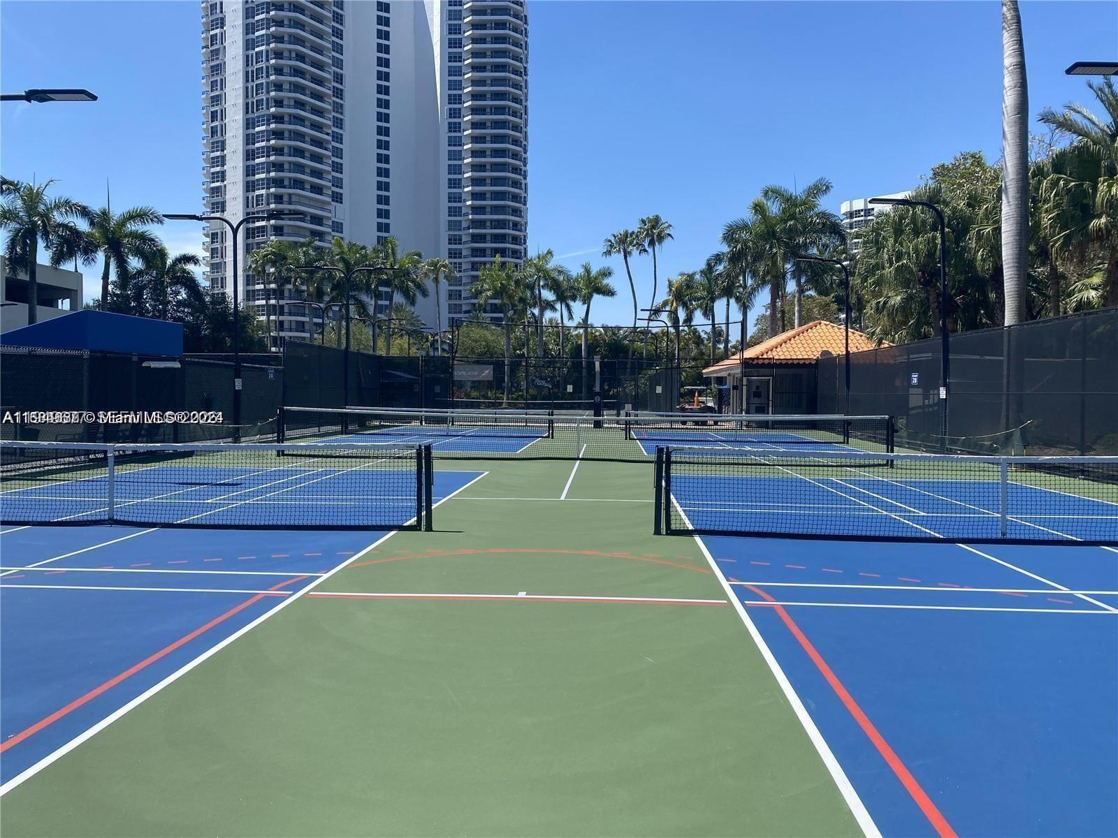 3600 Mystic Pointe Dr #1017, Aventura FL 33180
