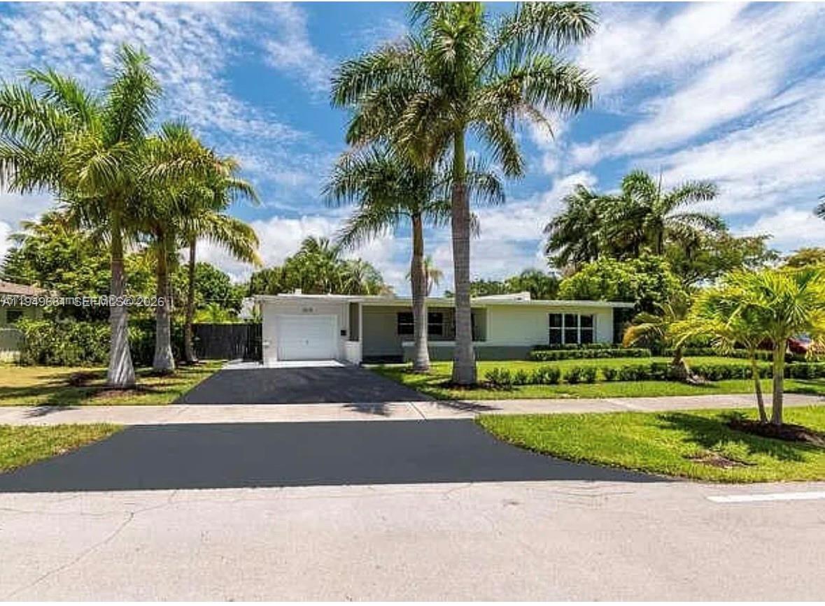 2075 S Hibiscus Dr, North Miami FL 33181