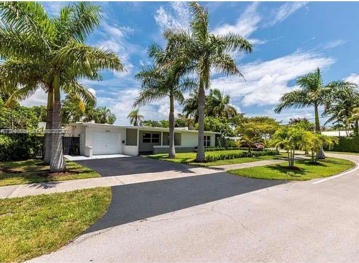 2075 S Hibiscus Dr, North Miami FL 33181