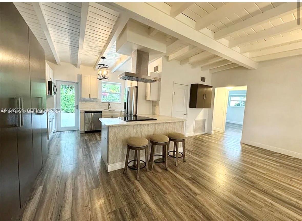2075 S Hibiscus Dr, North Miami FL 33181