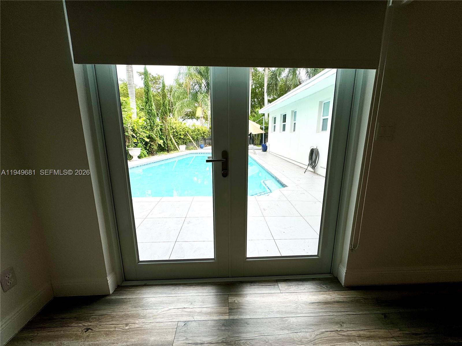 2075 S Hibiscus Dr, North Miami FL 33181