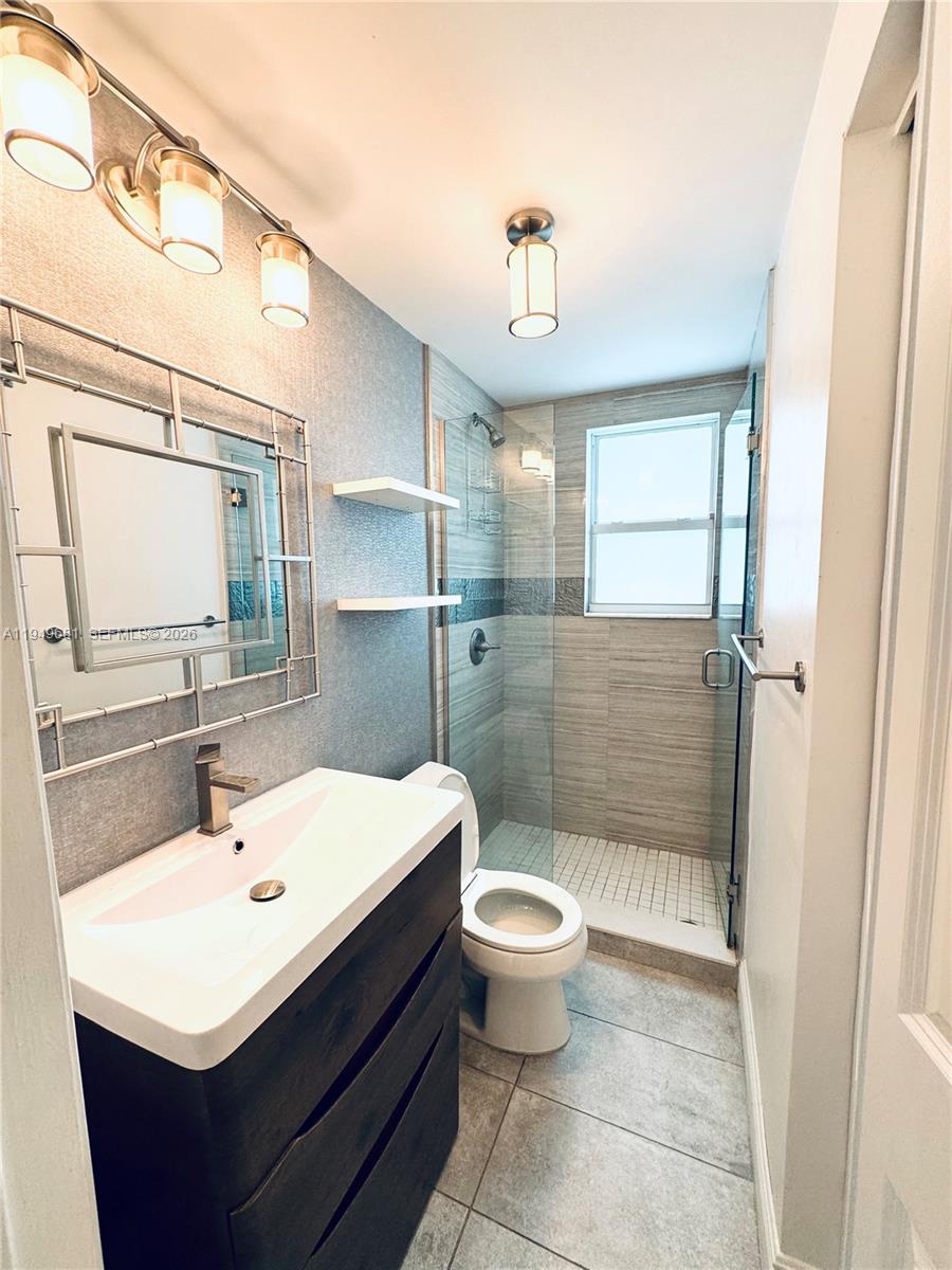 2075 S Hibiscus Dr, North Miami FL 33181