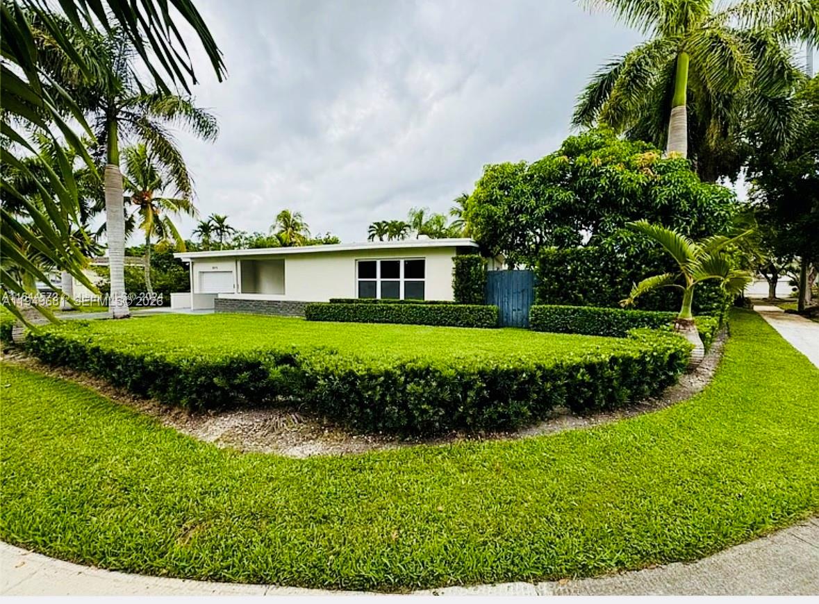 2075 S Hibiscus Dr, North Miami FL 33181