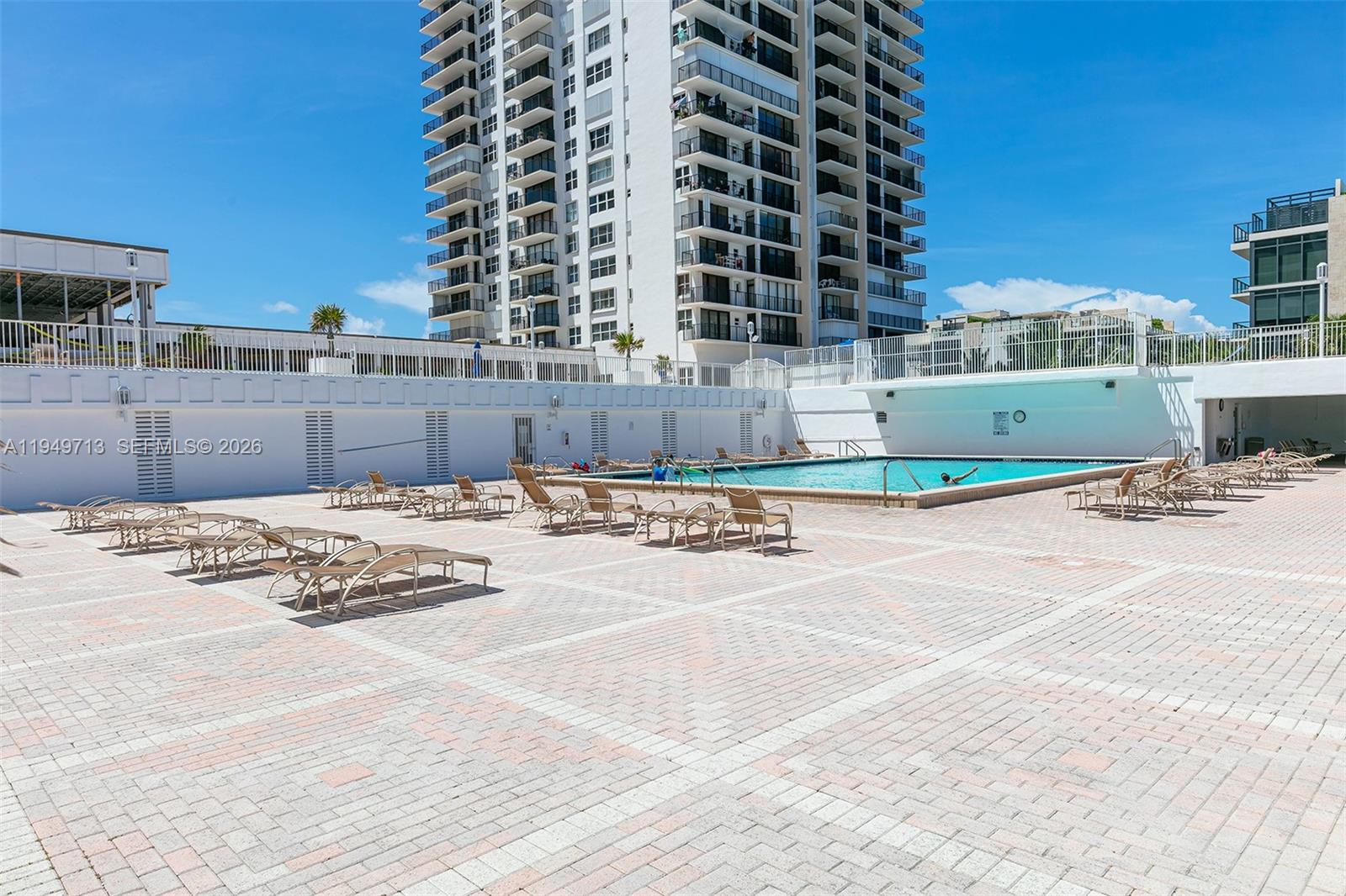 2401 S Ocean Dr #PH-A4, Hollywood FL 33019