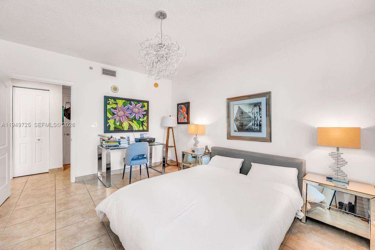 110 Washington Ave #2310, Miami Beach FL 33139