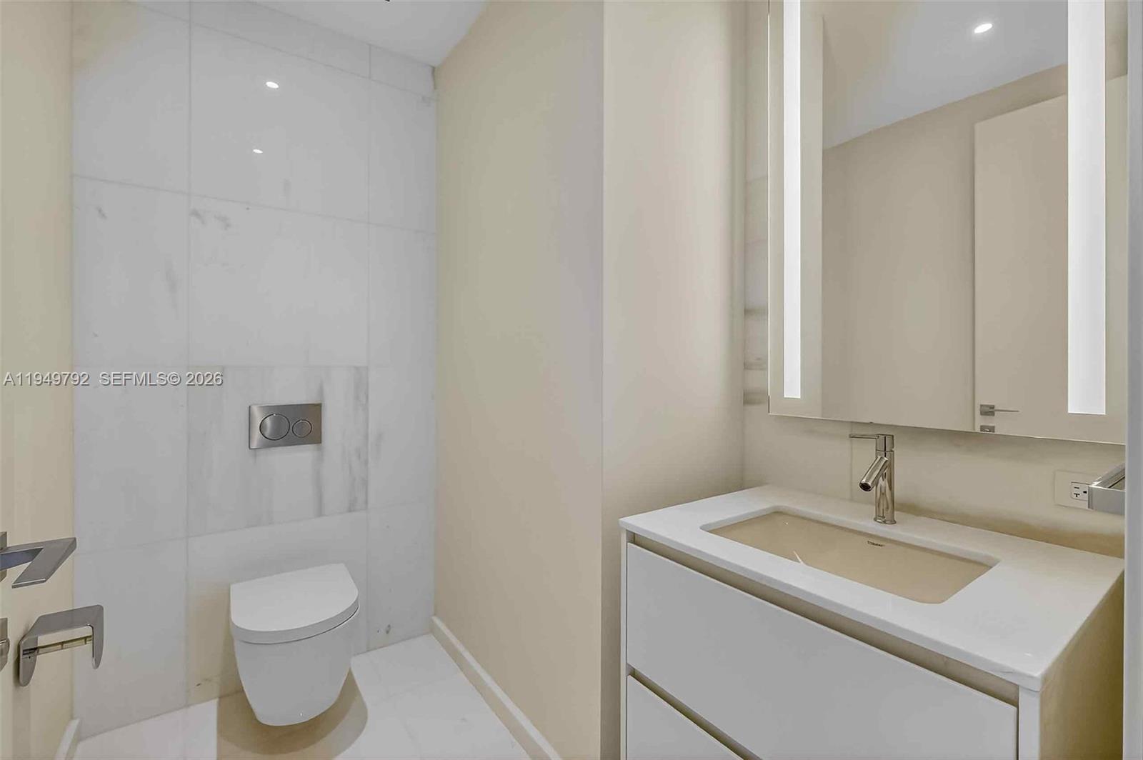 300 N Biscayne Boulevard Way #4809W, Miami FL 33131