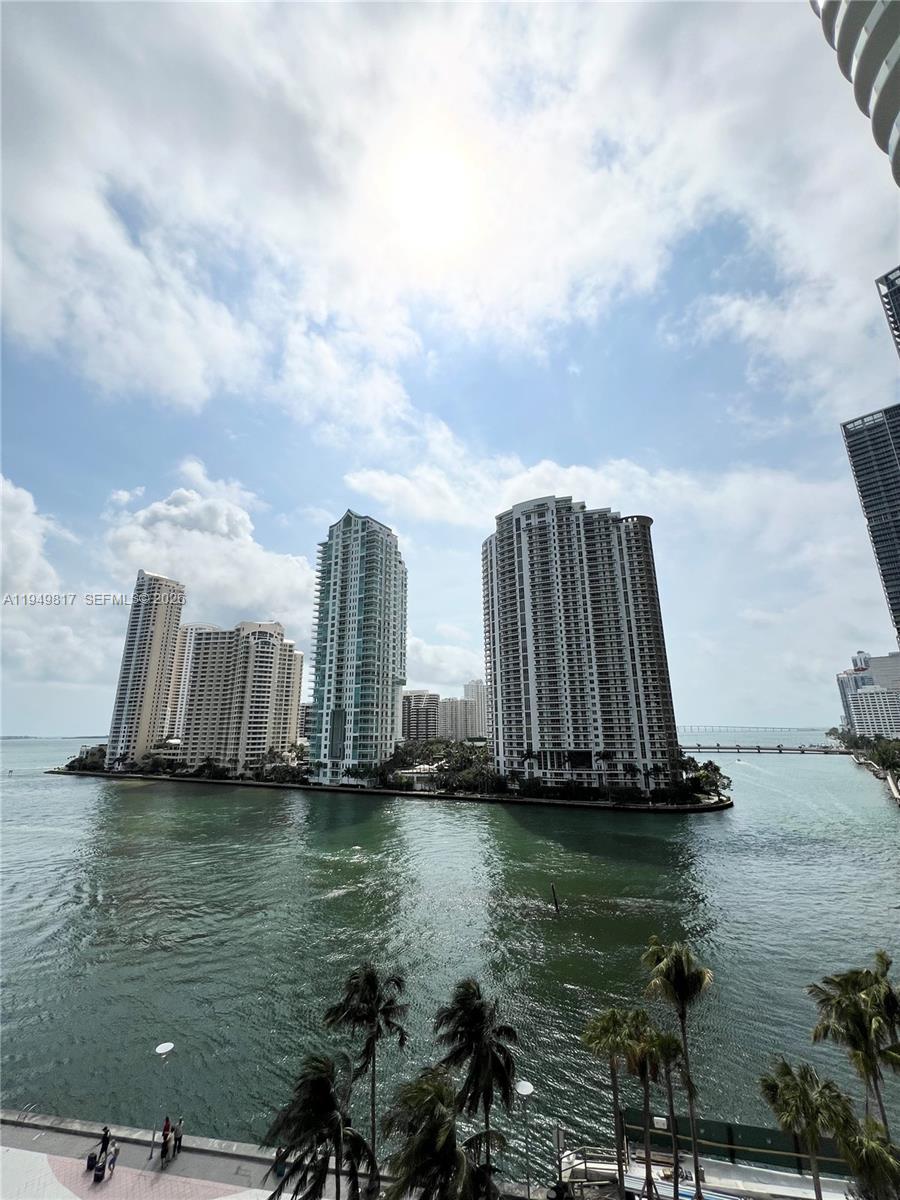 300 S Biscayne Blvd #L-814, Miami FL 33131