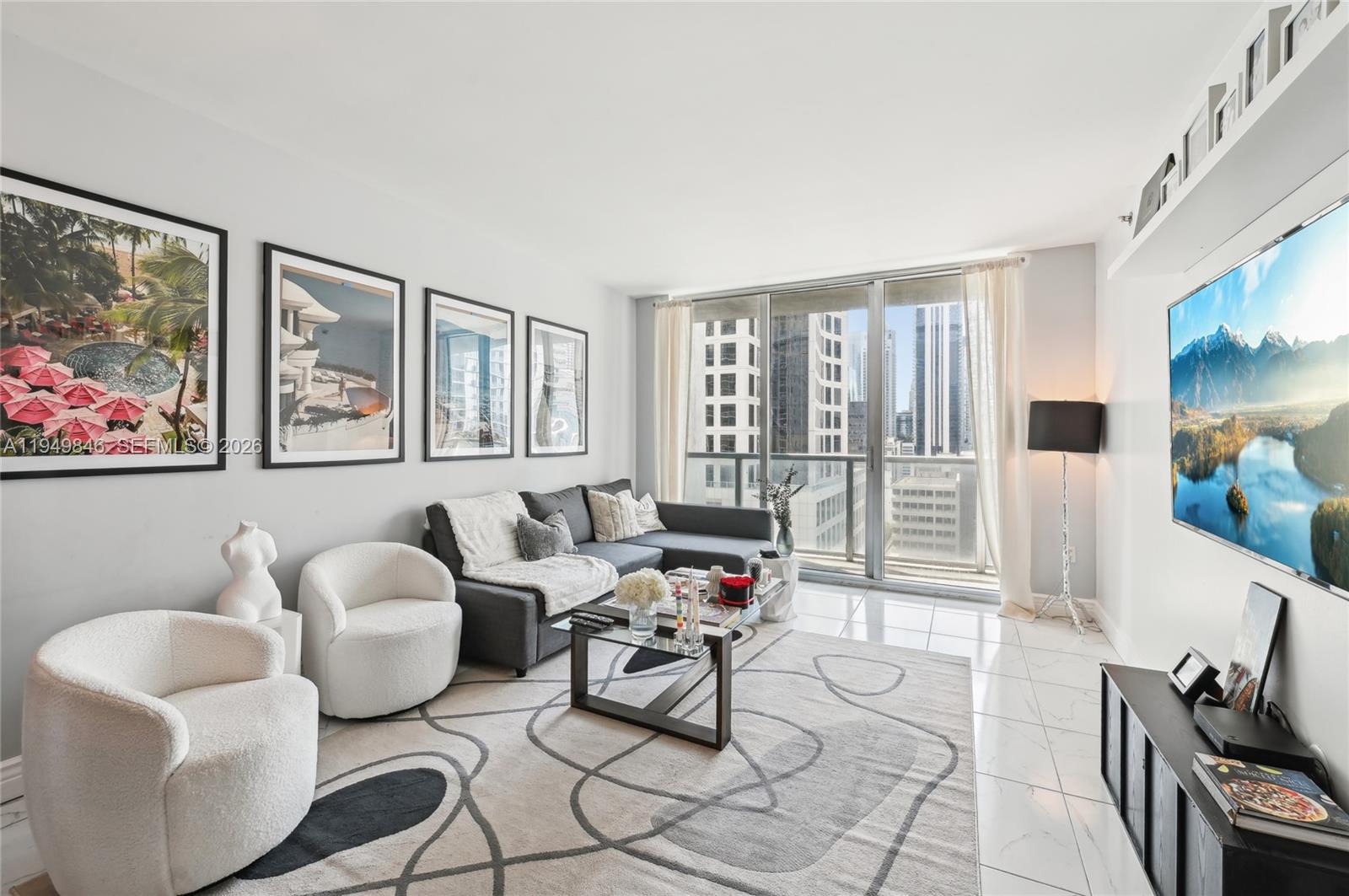 55 SE 6th St #1608, Miami FL 33131