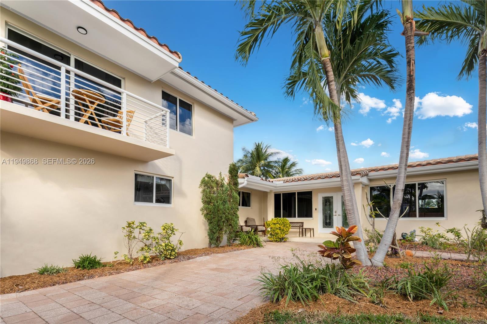 1155 S Biscayne Point Rd, Miami Beach FL 33141