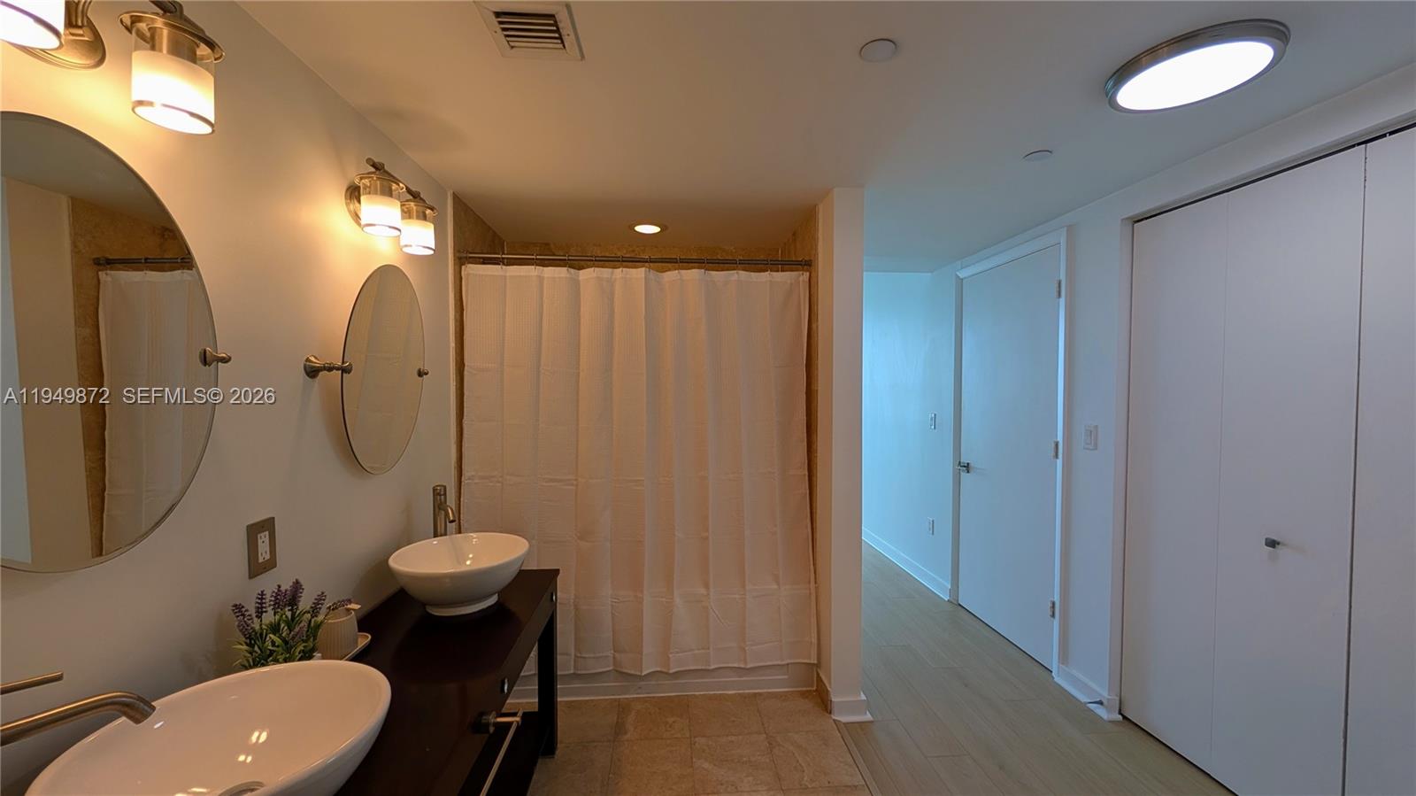 350 S Miami Ave #1901, Miami FL 33130