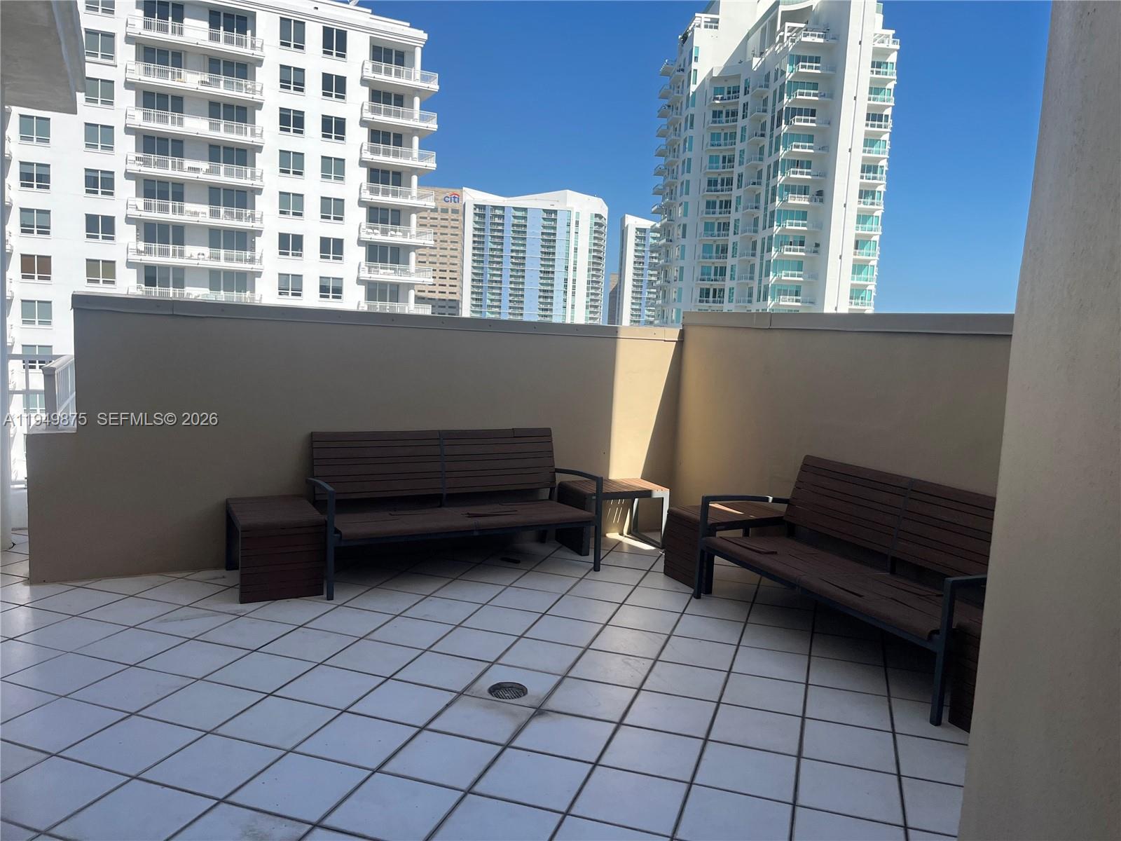 701 Brickell Key Blvd #PH-08, Miami FL 33131