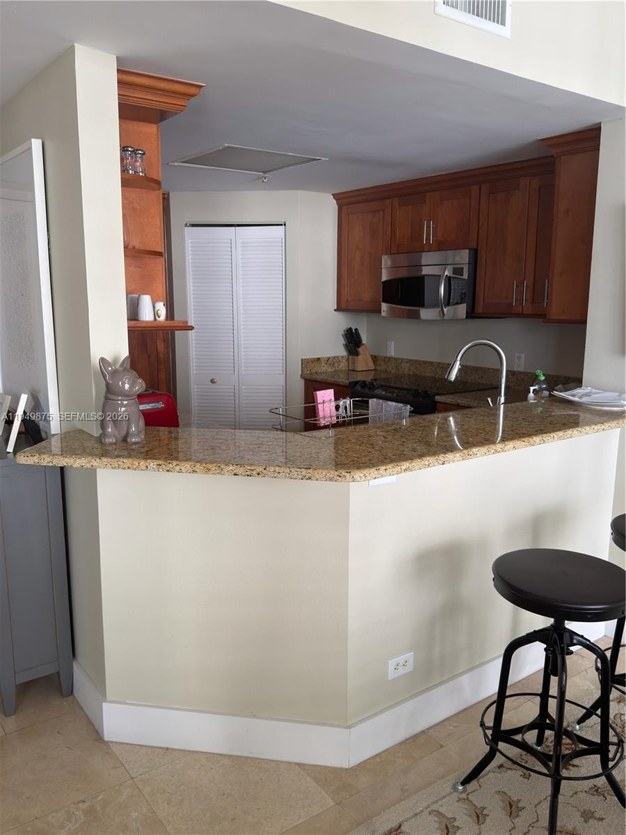 701 Brickell Key Blvd #PH-08, Miami FL 33131