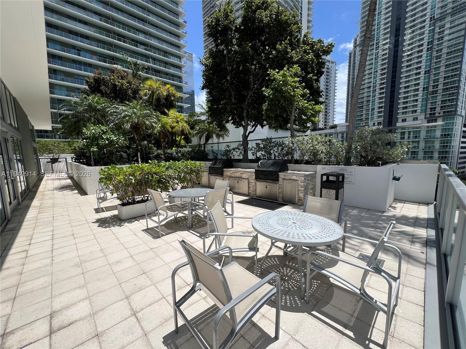 79 SW 12th St #1704-S, Miami FL 33130