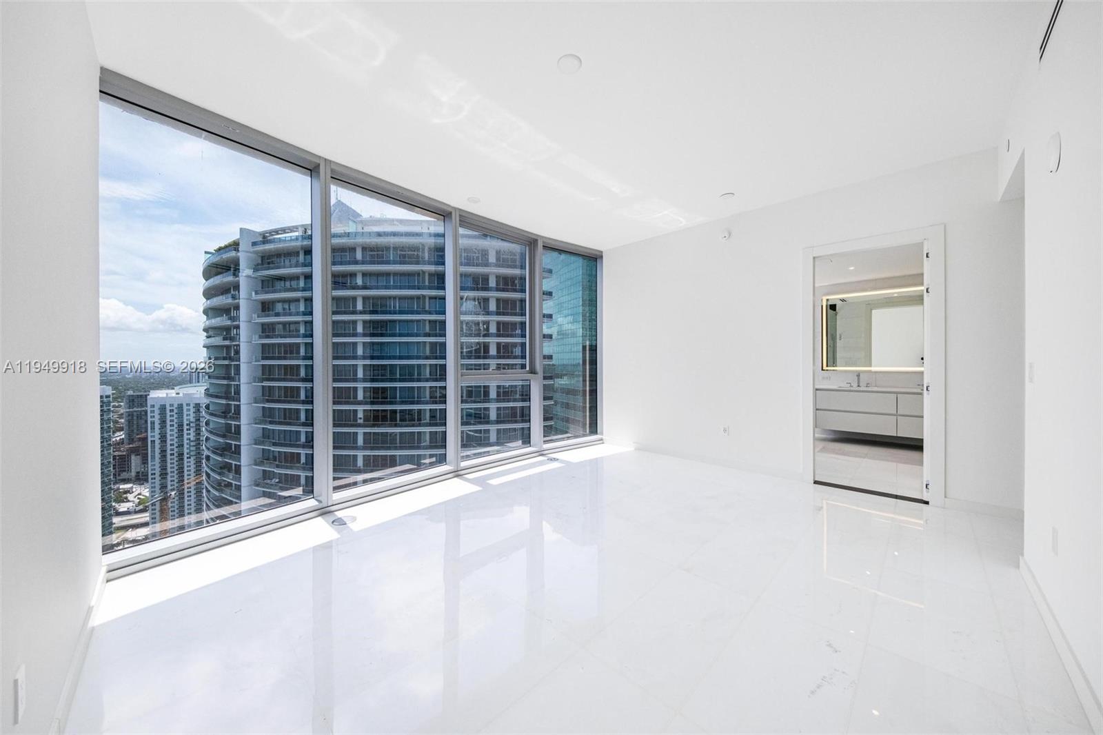 300 Biscayne Boulevard Way #4507W, Miami FL 33131