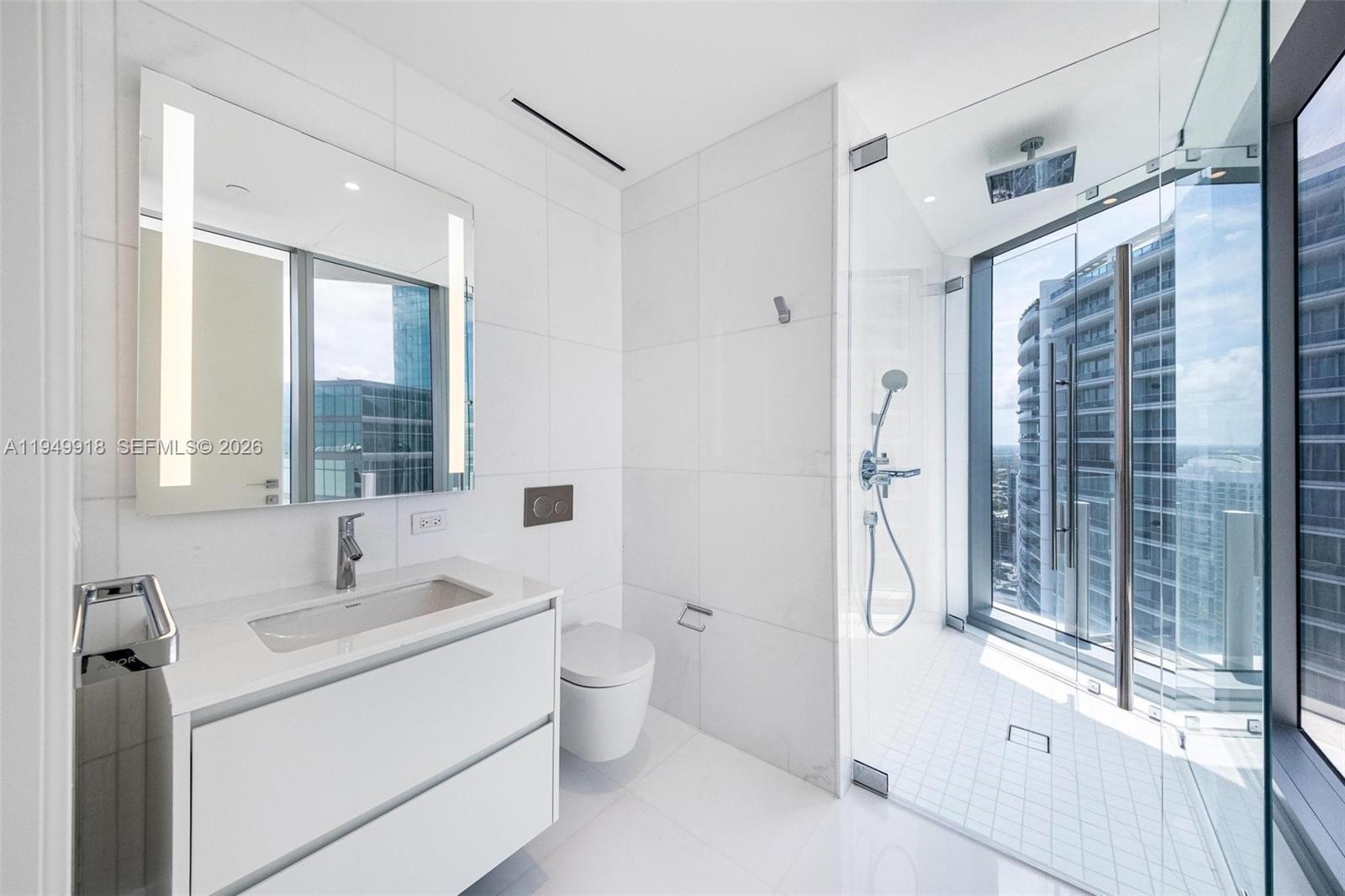 300 Biscayne Boulevard Way #4507W, Miami FL 33131
