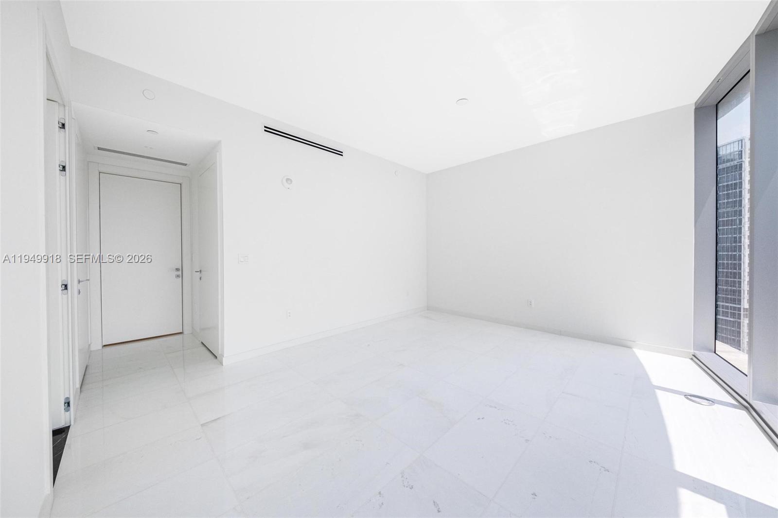 300 Biscayne Boulevard Way #4507W, Miami FL 33131
