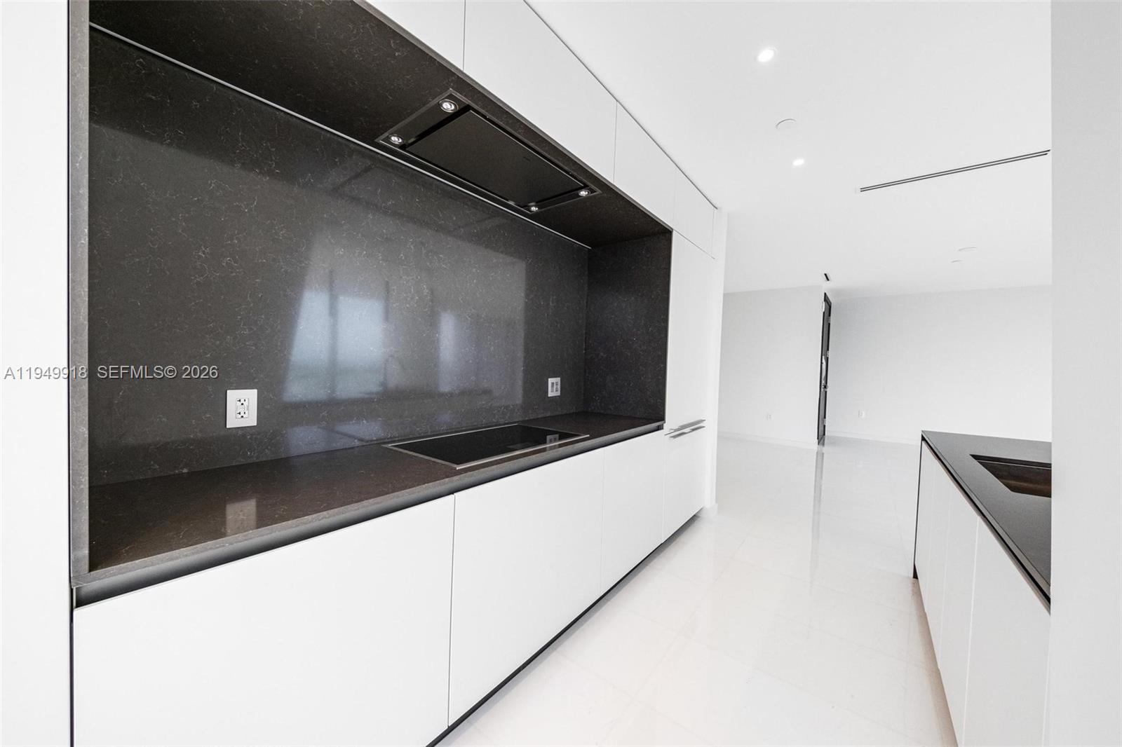 300 Biscayne Boulevard Way #4507W, Miami FL 33131