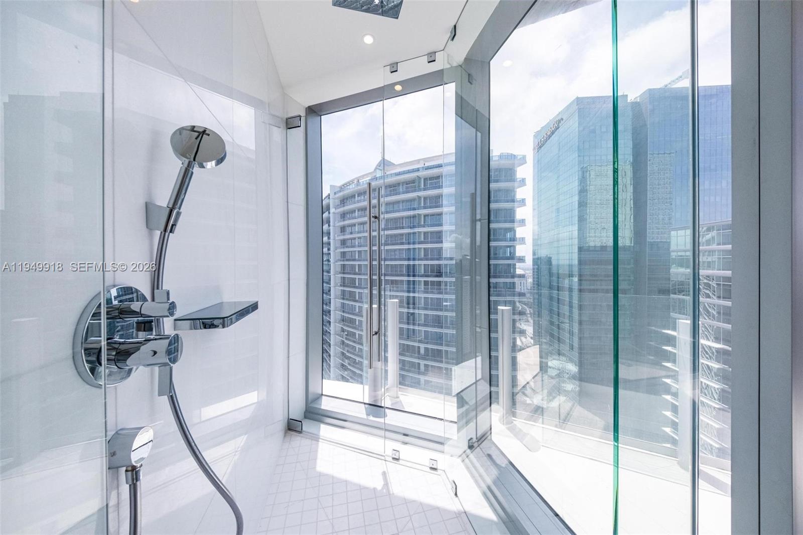300 Biscayne Boulevard Way #4507W, Miami FL 33131