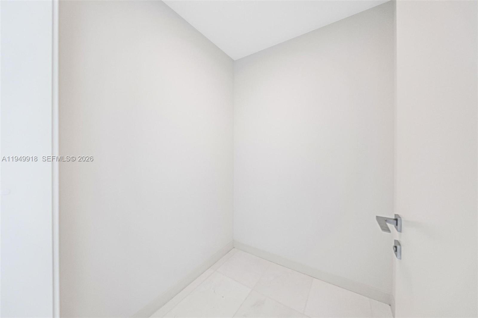 300 Biscayne Boulevard Way #4507W, Miami FL 33131