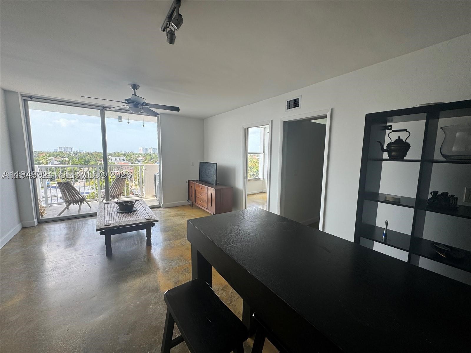 2000 NE 135th St #606, North Miami FL 33181