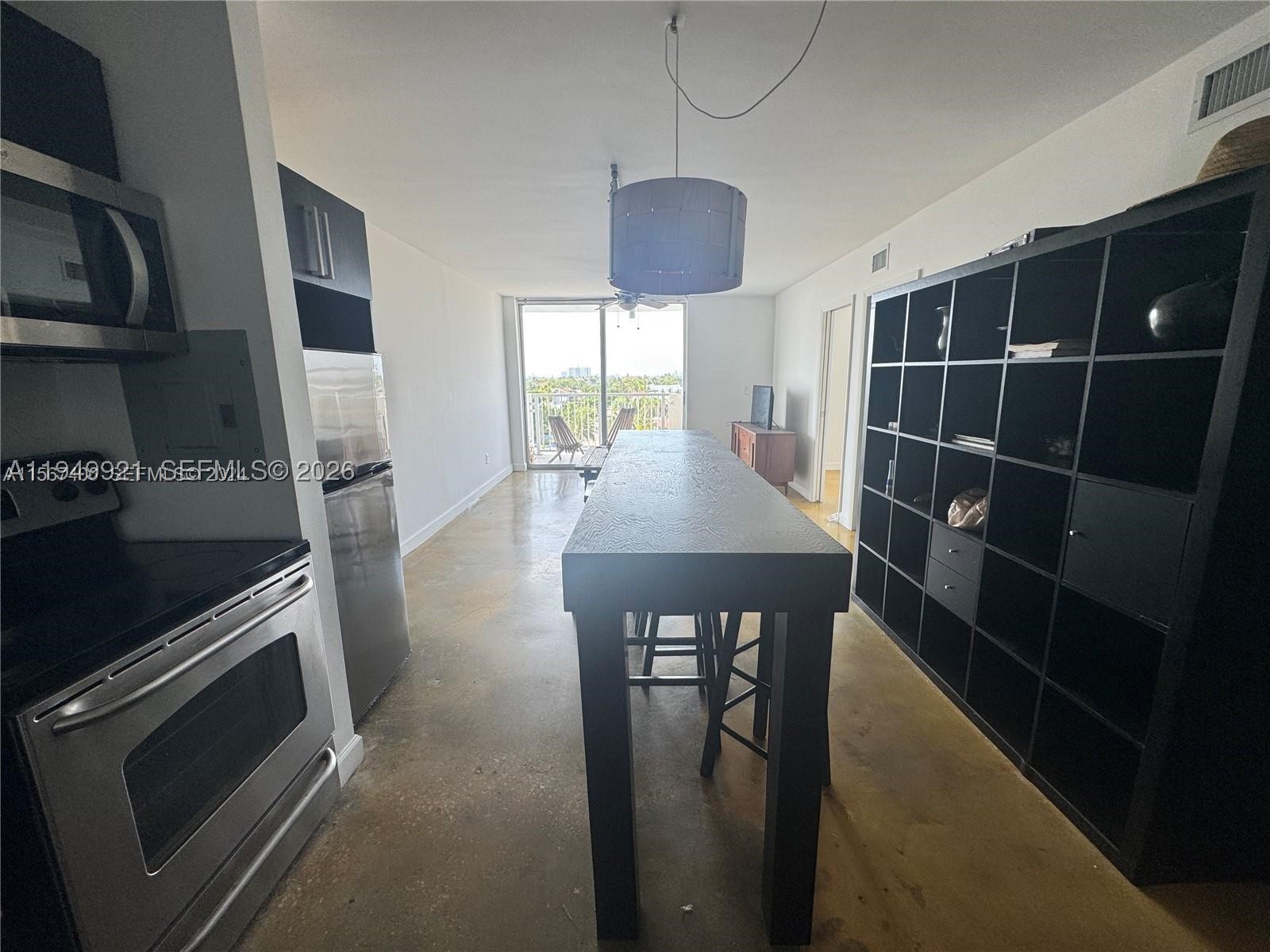 2000 NE 135th St #606, North Miami FL 33181