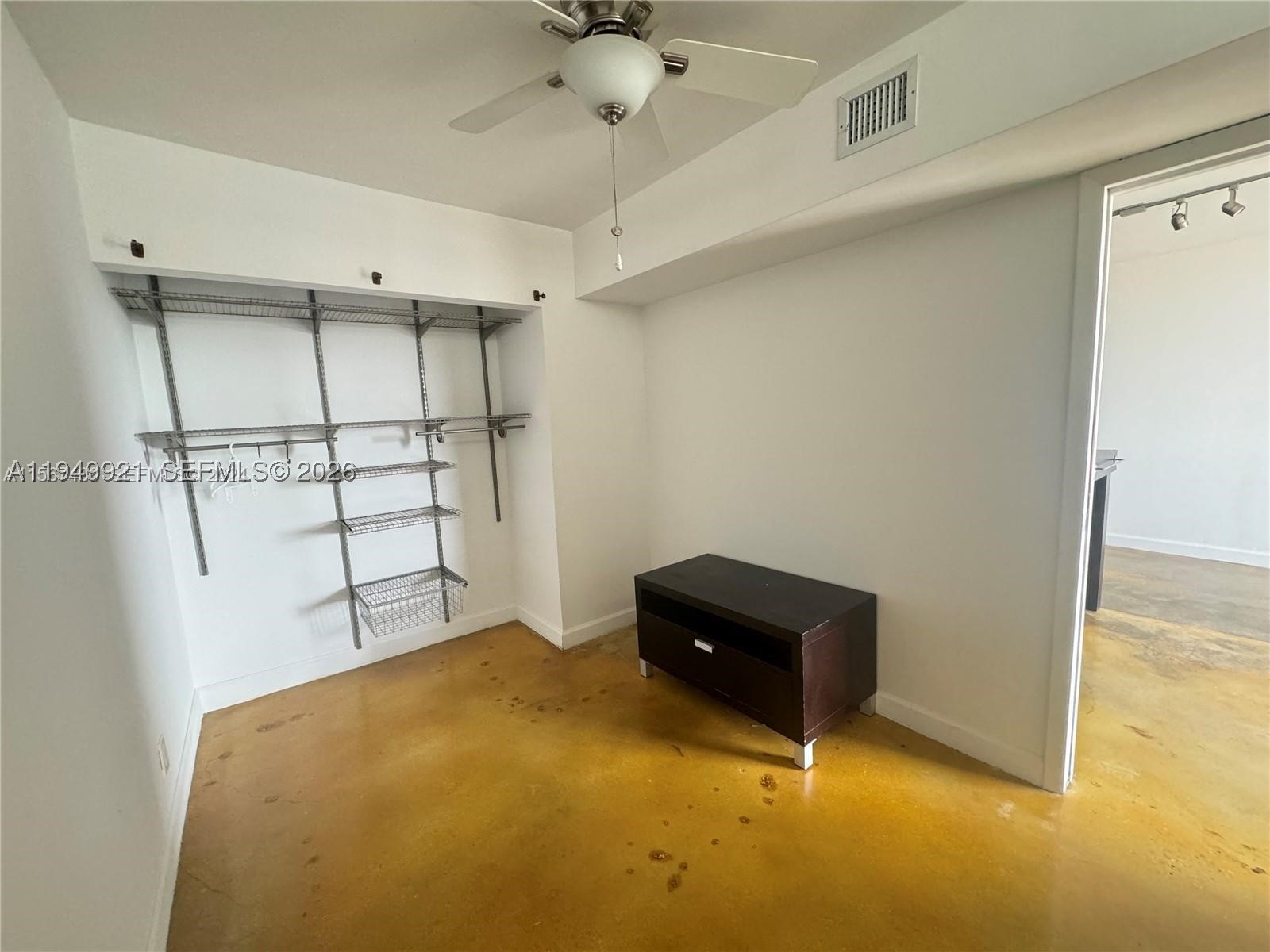 2000 NE 135th St #606, North Miami FL 33181