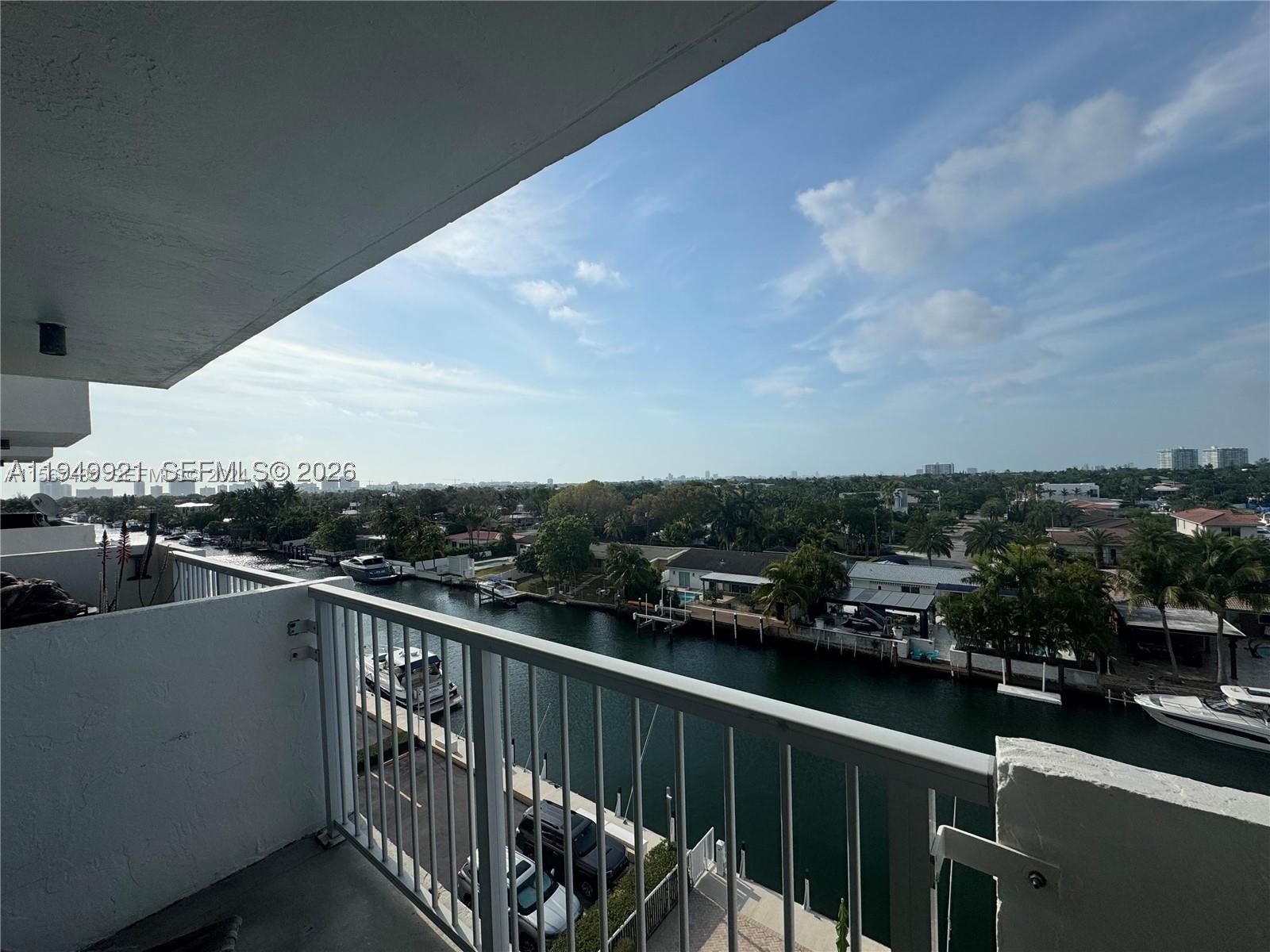 2000 NE 135th St #606, North Miami FL 33181
