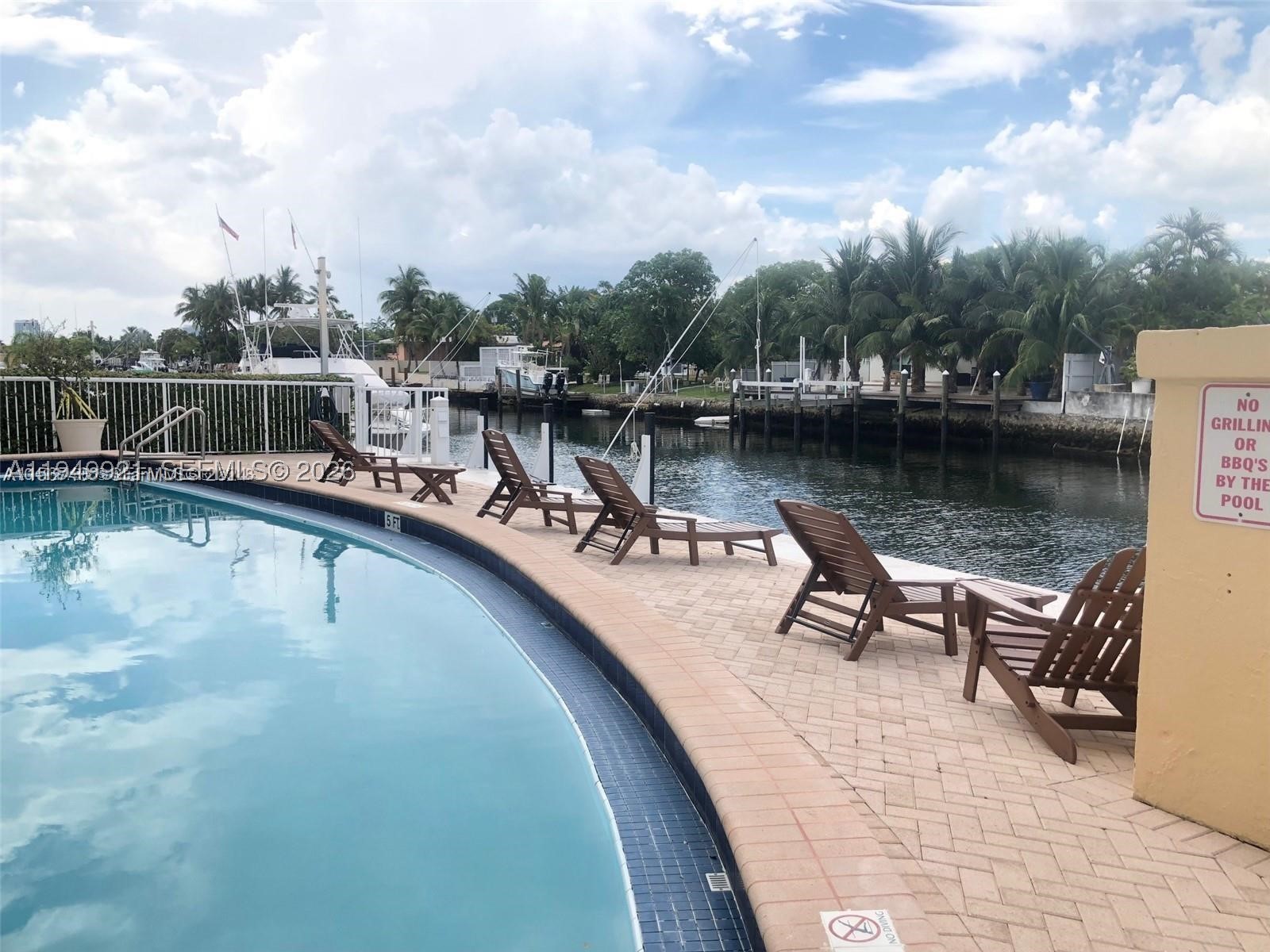 2000 NE 135th St #606, North Miami FL 33181