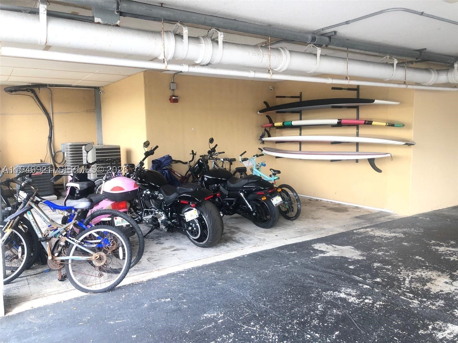 2000 NE 135th St #606, North Miami FL 33181