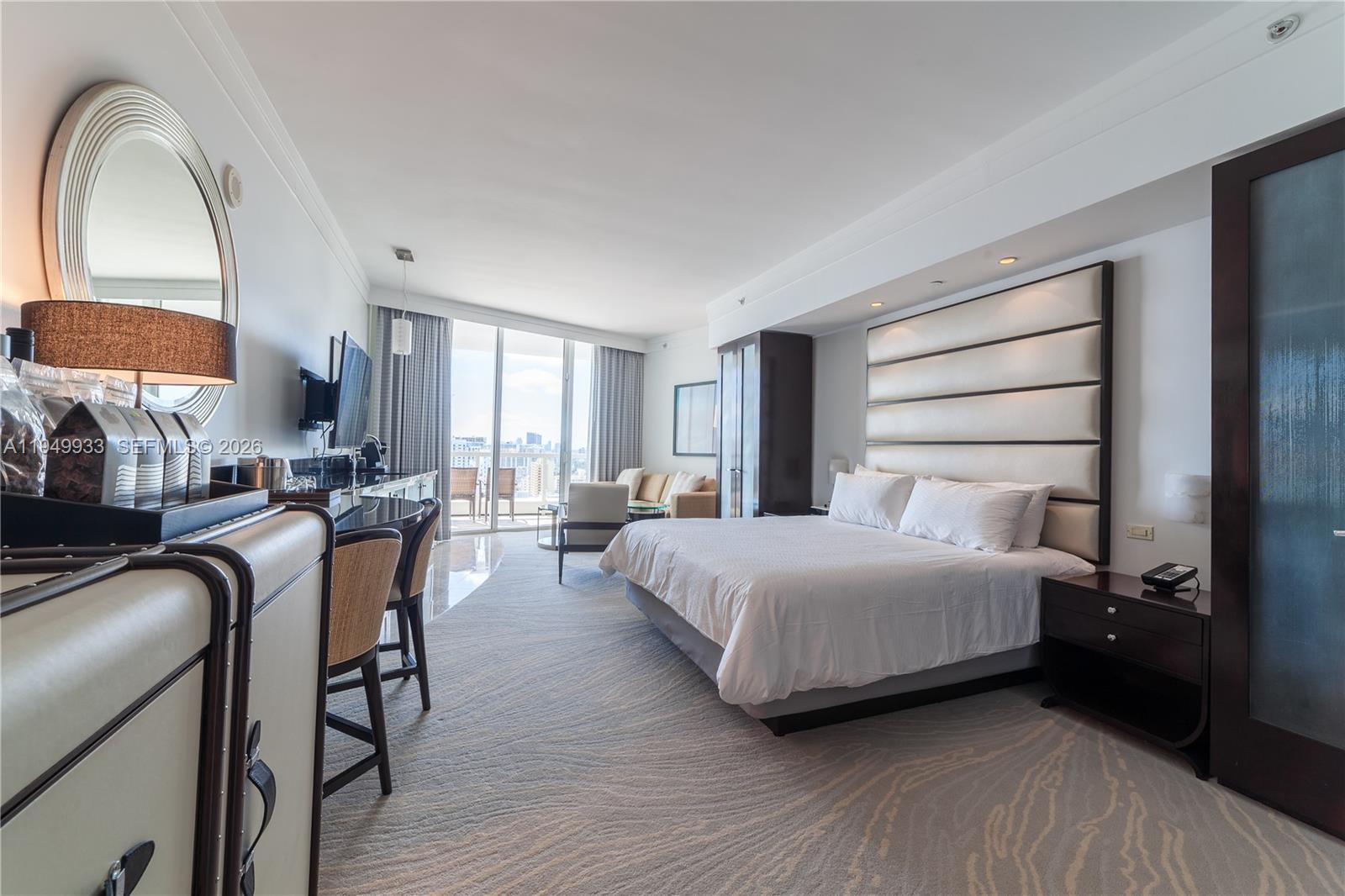 4391 Collins Ave #1914, Miami Beach FL 33140