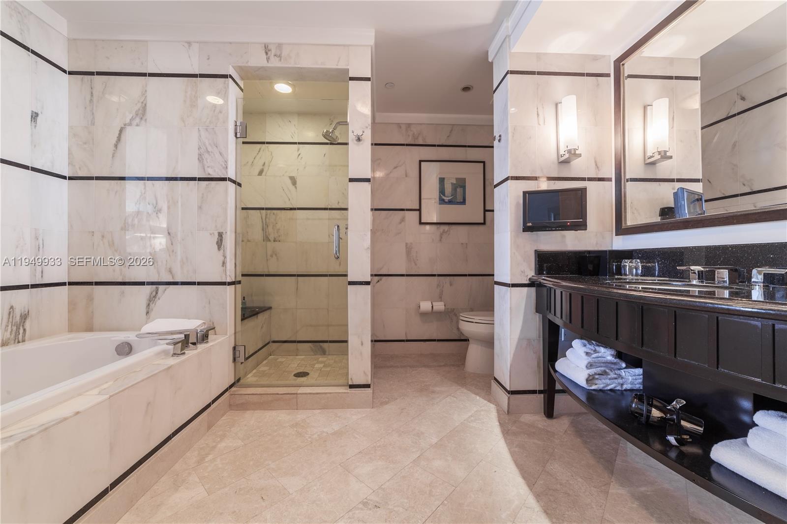4391 Collins Ave #1914, Miami Beach FL 33140