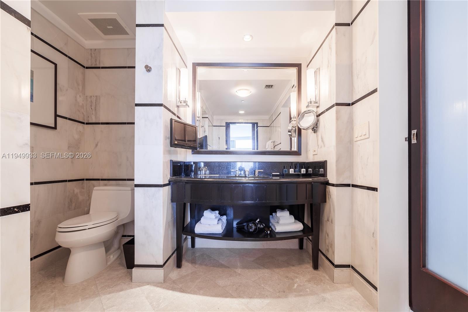 4391 Collins Ave #1914, Miami Beach FL 33140