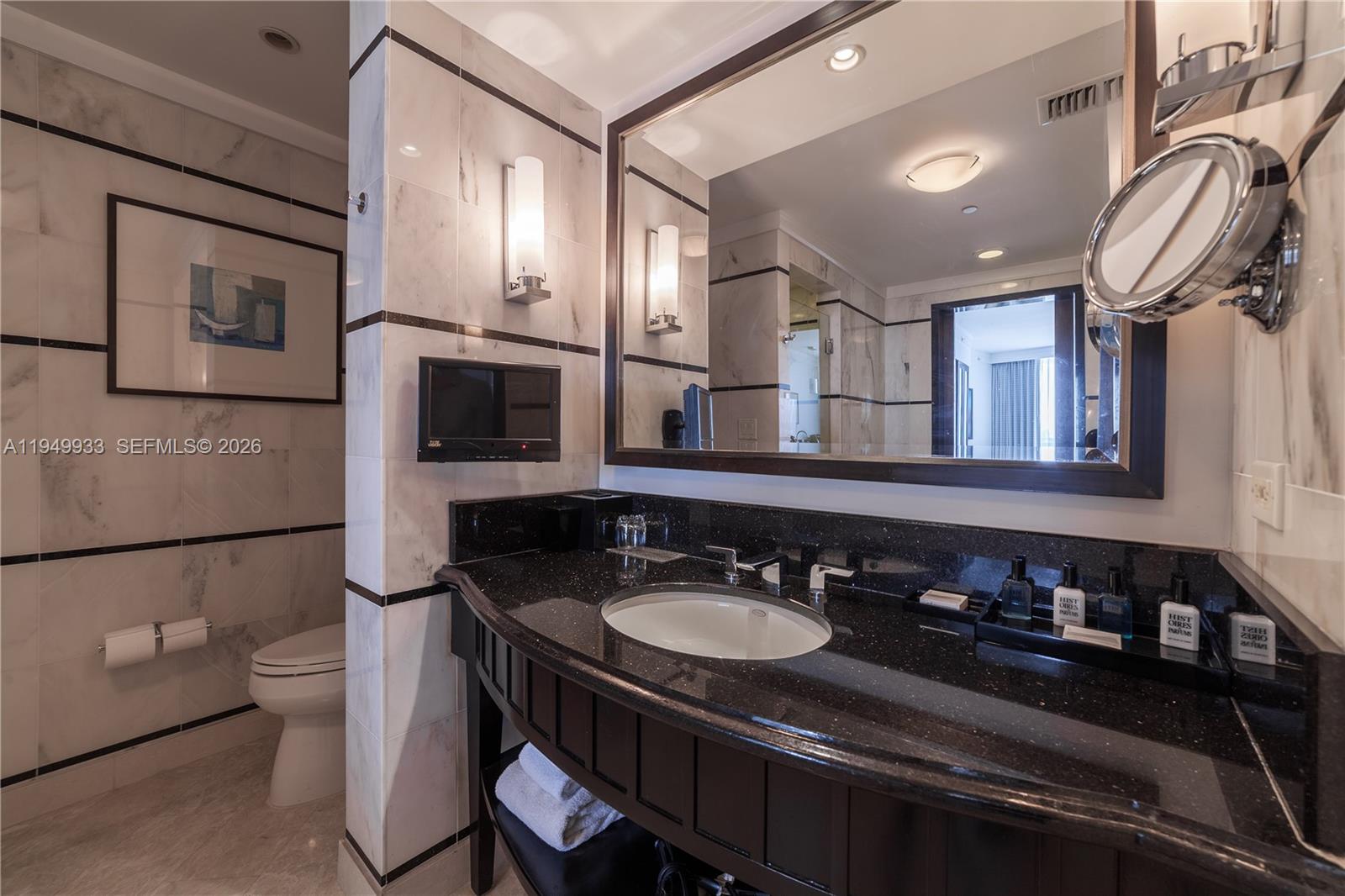 4391 Collins Ave #1914, Miami Beach FL 33140