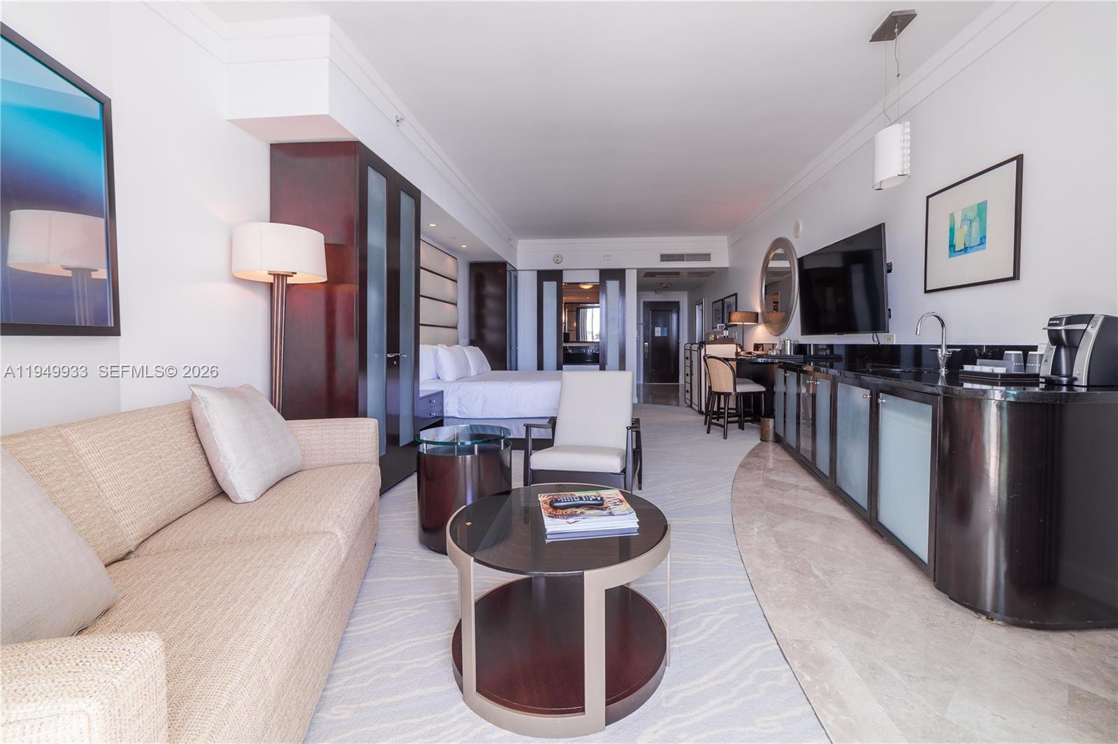 4391 Collins Ave #1914, Miami Beach FL 33140