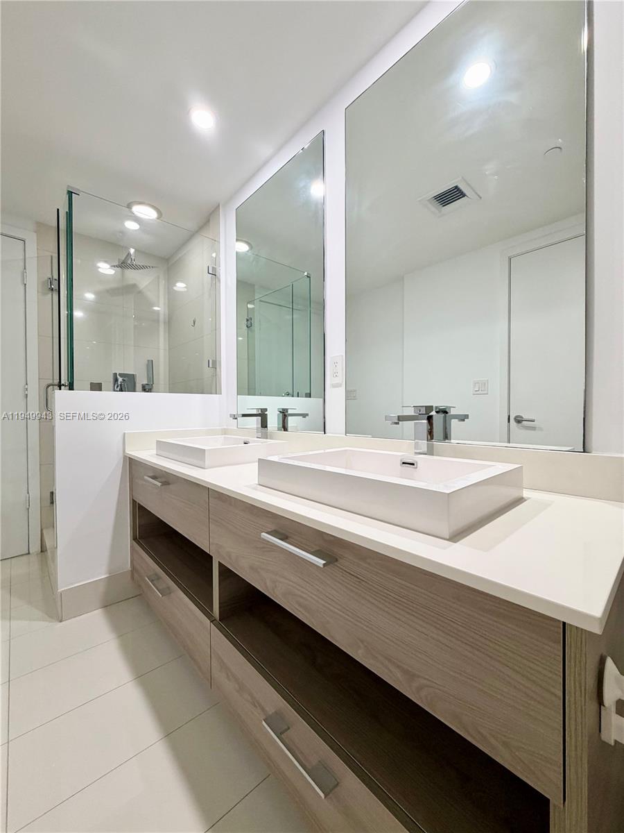 1300 S Miami Ave #4004, Miami FL 33130