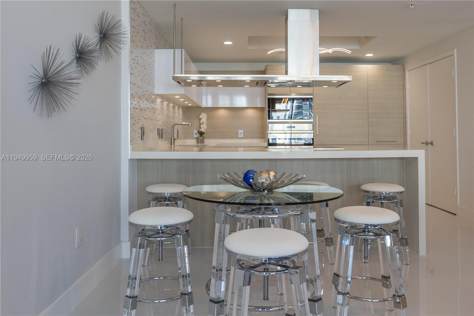 17111 Biscayne Blvd #505, North Miami Beach FL 33160