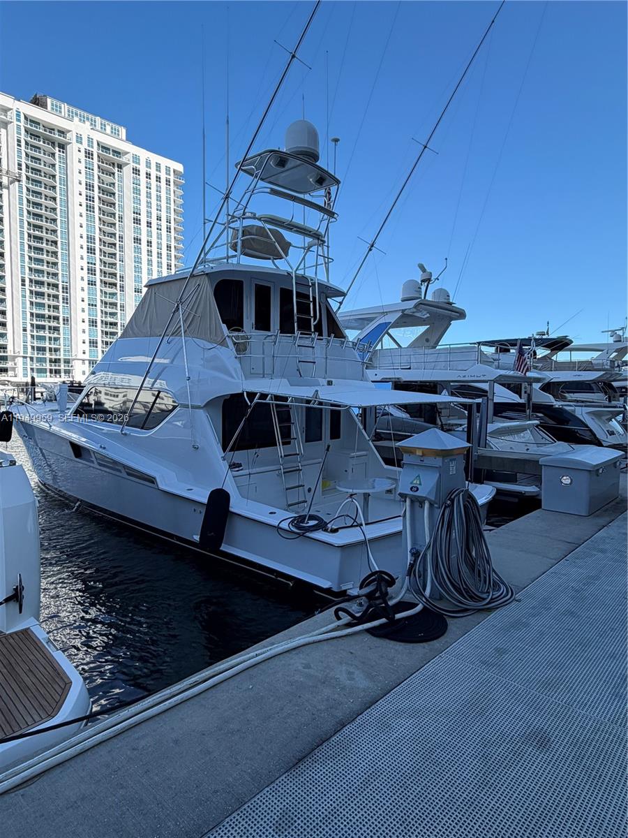 17111 Biscayne Blvd #505, North Miami Beach FL 33160
