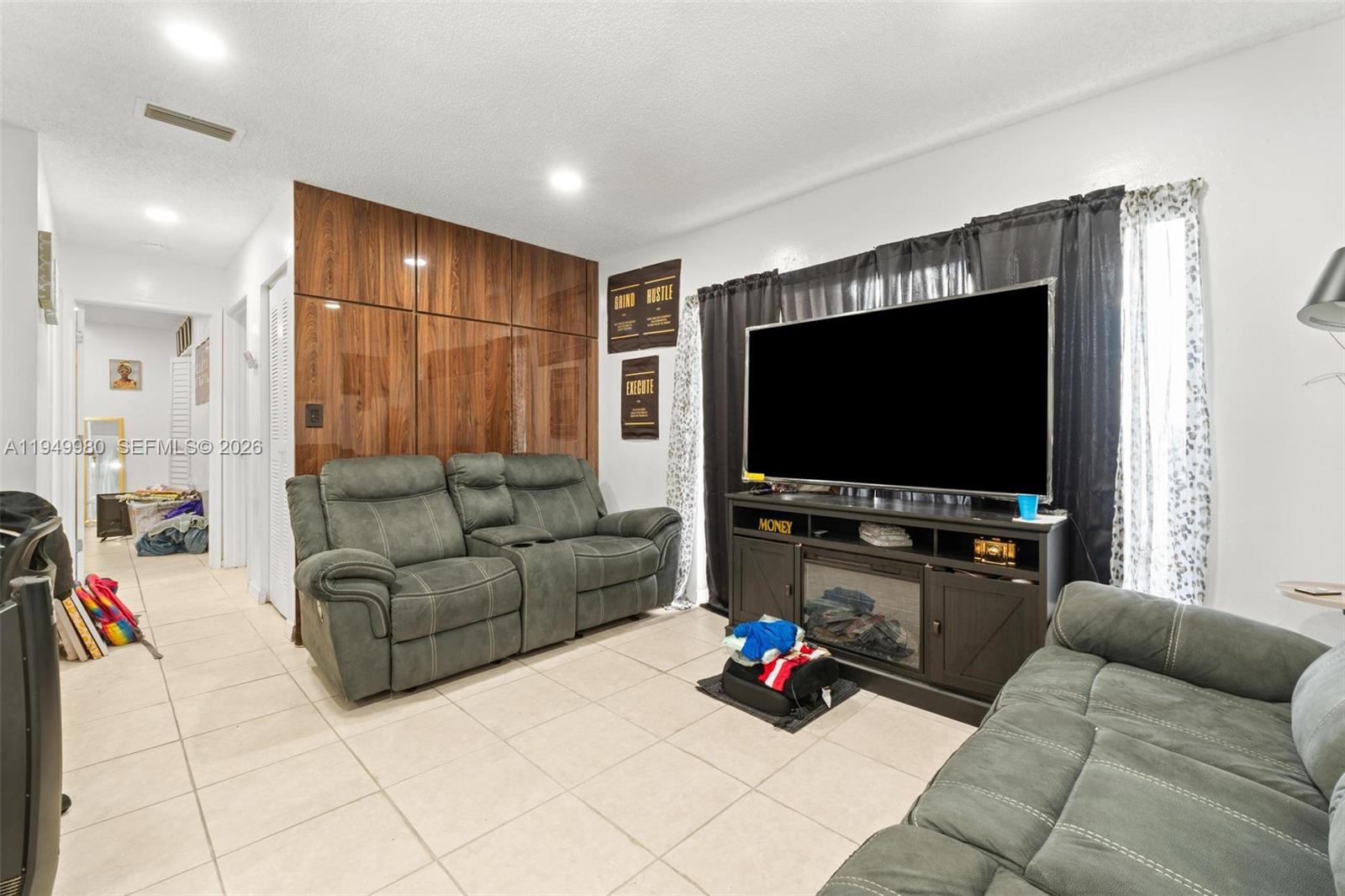 475 NW 210th St #201, Miami Gardens FL 33169