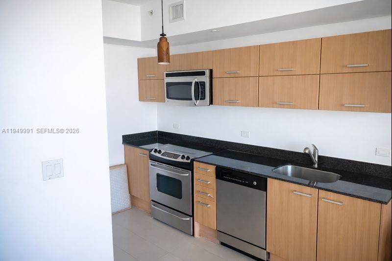350 S Miami Ave #2215, Miami FL 33130