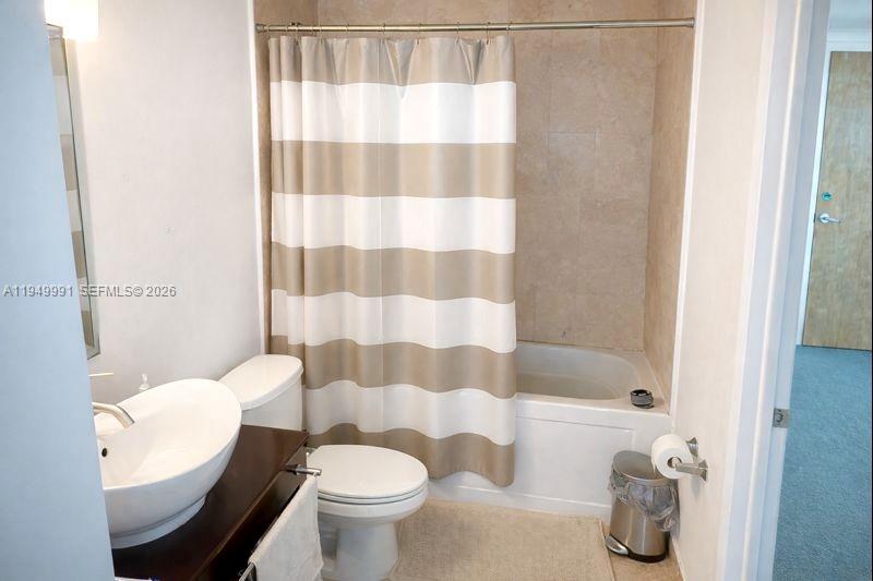 350 S Miami Ave #2215, Miami FL 33130