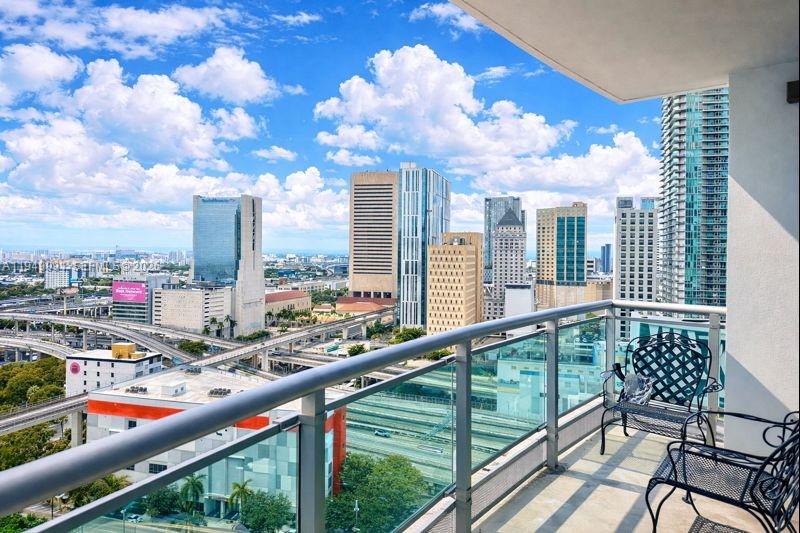 350 S Miami Ave #2215, Miami FL 33130